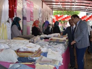 Öğrenciler Yararına Kermes Açıldı