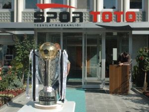 Beşiktaş’ın Şampiyonluk Kupası Yola Çıktı