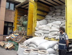 Çay Kolisinden Bakın Ne Çıktı