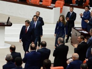 Başbakan Davutoğlu’nu Ayakta Alkışladılar