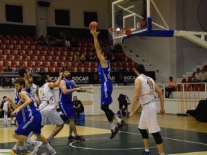 Acıbadem Üniversitesi Play-off’da Yarı Finalde