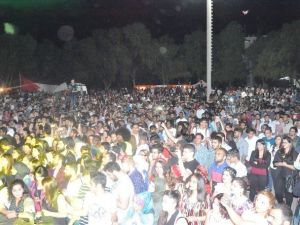 Kktc Doğu Akdeniz Üniversitesi’nin Uluslararası Gecesi Renkli Görüntülere Sahne Oldu