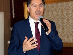 Malkoç: “Türkiye’nin En Önemli Olayı Anayasa Değişikliği”