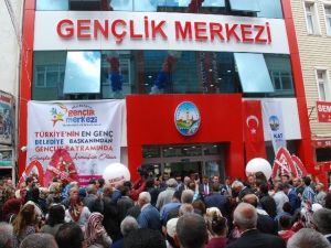 Tokat’ta Gençlik Merkezi Açıldı