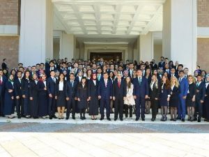 Başbakan Davutoğlu Gençleri Kabul Etti