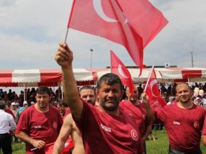 Kırkpınar Öncesi Başpehlivanlar Er Meydanında