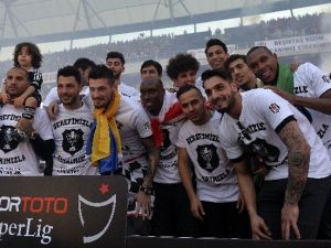 Vodafone Arena’da Şampiyonluk Sevinci Devam Ediyor