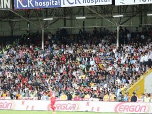 Gaziantep’te Tribünlerin Büyük Bölümü Doldu