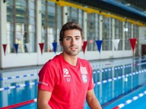 Nezir Karap’tan 800 Metre Yüzmede Rekor