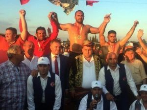 Ali Gürbüz’den 4 Günde 2 Başpehlivanlık