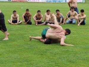 Çaycuma’da Güreş Müsabakası Düzenlendi