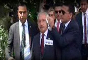 Şehit cenazesinde Kılıçdaroğlu’na yumurtalı saldırı VİDEO İZLE