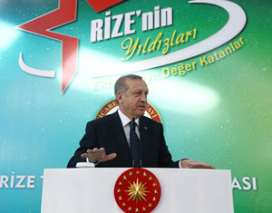 Erdoğan, Rize'nin Süperlerine Ödülleri Verdi