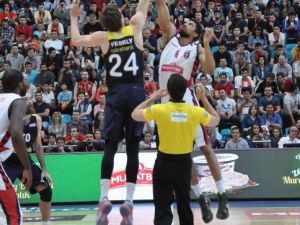 Fenerbahçe Play-off’da Uşak Sportif’i Eledi
