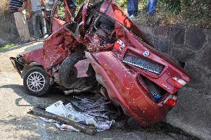 Trafik canavarı Trabzon'da durmadı! 2 ölü, 6 yaralı