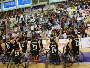 Büyükşehir Belediye Engelli Spor Takımı Şampiyonluk Kupasını Aldı