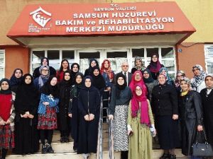 İmam Hatip Lisesi Öğrencilerinden Huzurevi Ziyareti