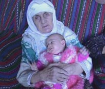 Torununun torununu gören Hatice Nine'nin 100'ün üzerinde torunu