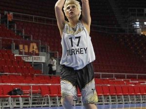 Yalova Vip’li Banu Karadağlı, Türkiye’yi Temsil Edecek Tek Sporcu Olacak