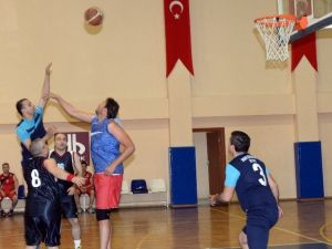 Osmangazi Personeli Basket Turnuvasında Stres Attı