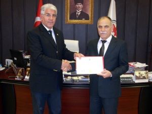 Doktora Diplomasını Rektör Akan’dan Aldı