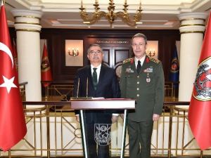 Bakan Yılmaz, Orgeneral Akar’a Veda Ziyaretinde Bulundu