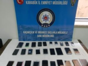 Karabük’te 30 Gümrük Kaçağı Cep Telefonu Ele Geçirildi