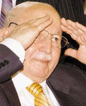Erbakan'a siyaset yolu açıldı