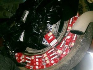 Genç Kadın 5 Bin 900 Paket Kaçak Sigarayla Yakalandı