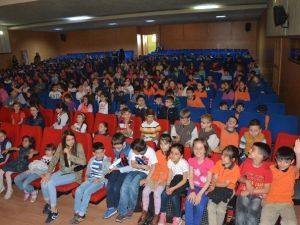 Bafra’da Çocuklar İçin Kukla Gösterisi