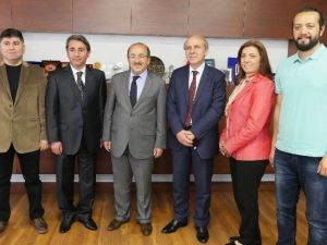 Trabzon Gazeteciler Cemiyeti’nin Yeni Yönetimi’nden Başkan Gümrükçüoğlu’na Ziyaret