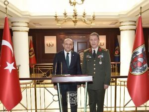 Milli Savunma Bakanı Işık, Orgeneral Akar’ı Ziyaret Etti