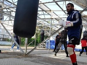 Milli Boksör Onur Şipal, Rio’ya Altın Madalya İçin Gidiyor