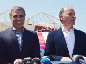 Ersun Yanal, İmzayı Akyazı Spor Kompleksi’nde Attı