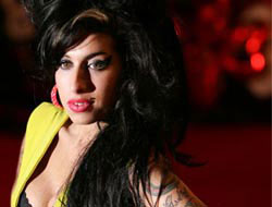 Amy Winehouse evinde ölü bulundu