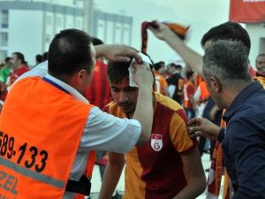 Derbi Öncesi Çıkan Arbedede Bir Taraftar Yaralandı