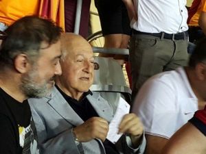 Galatasaray Eski Başkanı Duygun Yarsuvat, Taraftarlar Arasında