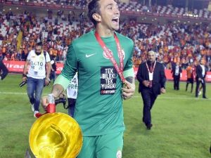Muslera Adım Adım Rekora Gidiyor