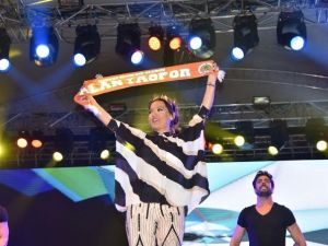 Alanya Turizm Ve Sanat Festivalinde Demet Akalın Rüzgarı