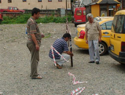 Rizeli Şehir Merkezini Çit ile Çevirdi