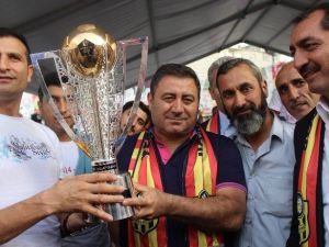 Turgut, Yeni Malatyaspor’a Desteğini Çekti