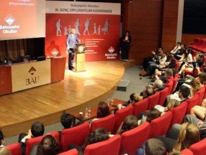 Geleceğin Diplomatları, ‘Türkiye’de Ve Dünyada Mülteci Sorununu’ Tartıştı