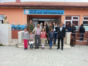 "İyilik Yap Kutuya At, Arkadaşın Bilmezse Öğretmenin Bilir" Projesi