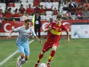 Fenerbahçe Emre Mor’un Peşinde