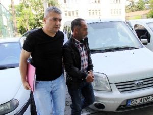 Şüpheli Aracın Farında Bin 600 Paket Kaçak Sigara Ele Geçirildi