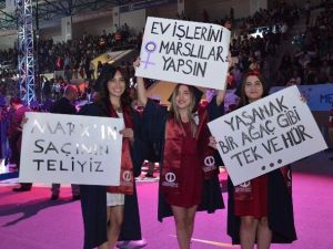 Anadolu Üniversitesi’nde Mezuniyet Coşkusu Devam Ediyor