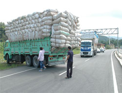Araç Yükseklik Levhasına Takıldı