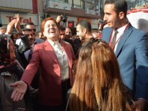 Meral Akşener’in Huzurunda Evlilik Teklifi