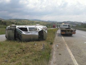 Tosya’da Otomobil Takla Attı: 4 Yaralı