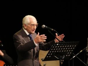 Alaeddin Yavaşca, 90 Yaşında Sahneye Çıktı